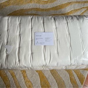 New - King / Cal King Pottery Barn Velvet Tufted Quilt in Cream